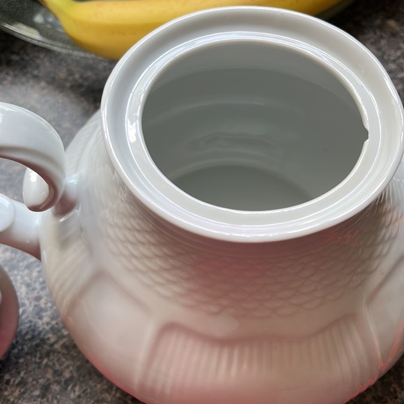 Fine China Teapot from Romania - Picture 4 of 6